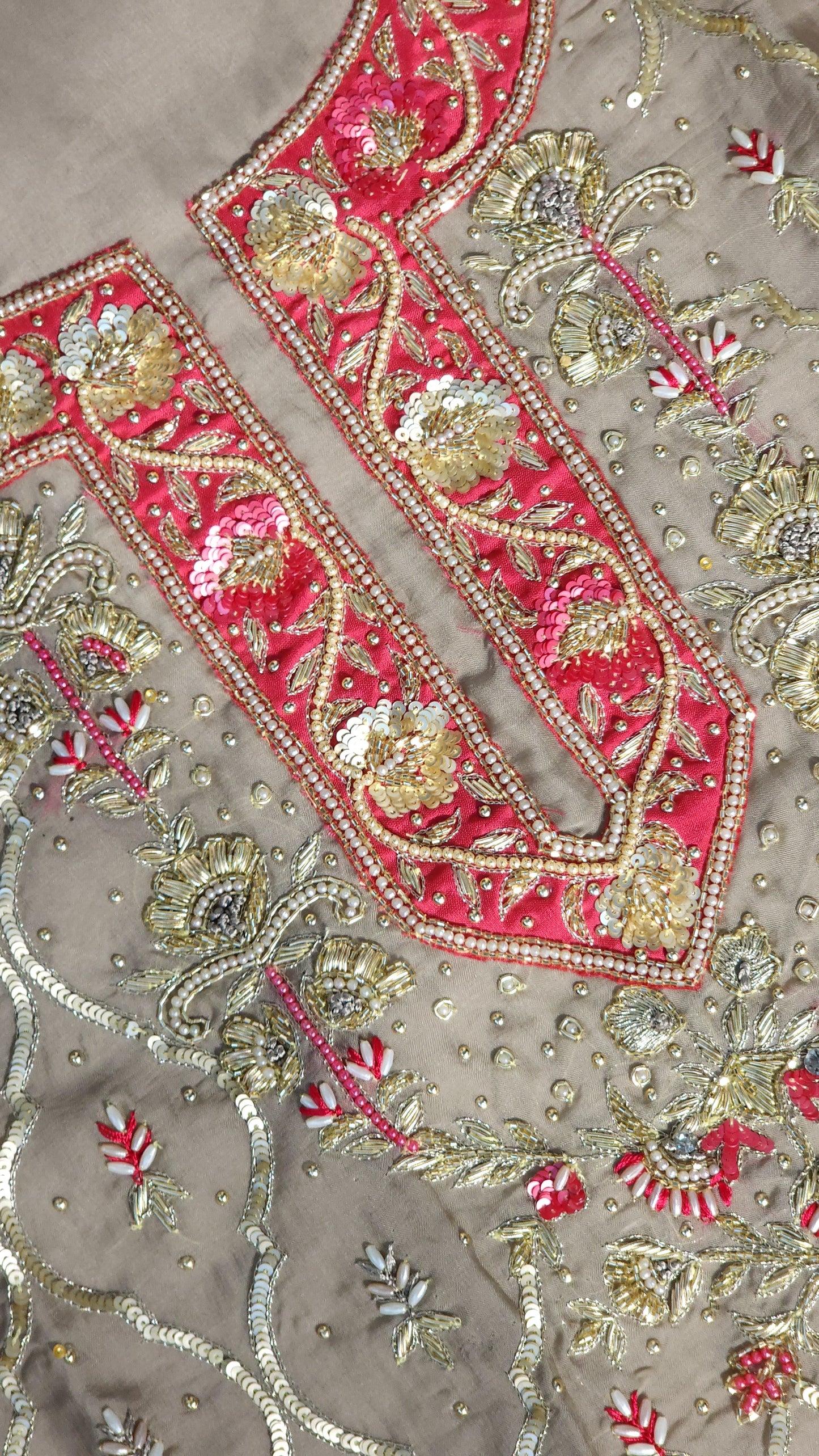 Mouse shade with pink neck design suit in pure organza